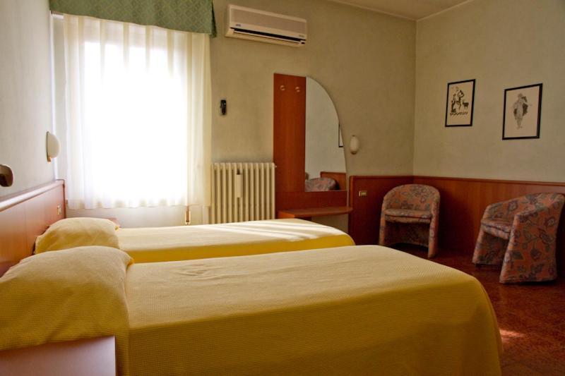 Hotel Europa Viadana Kamer foto
